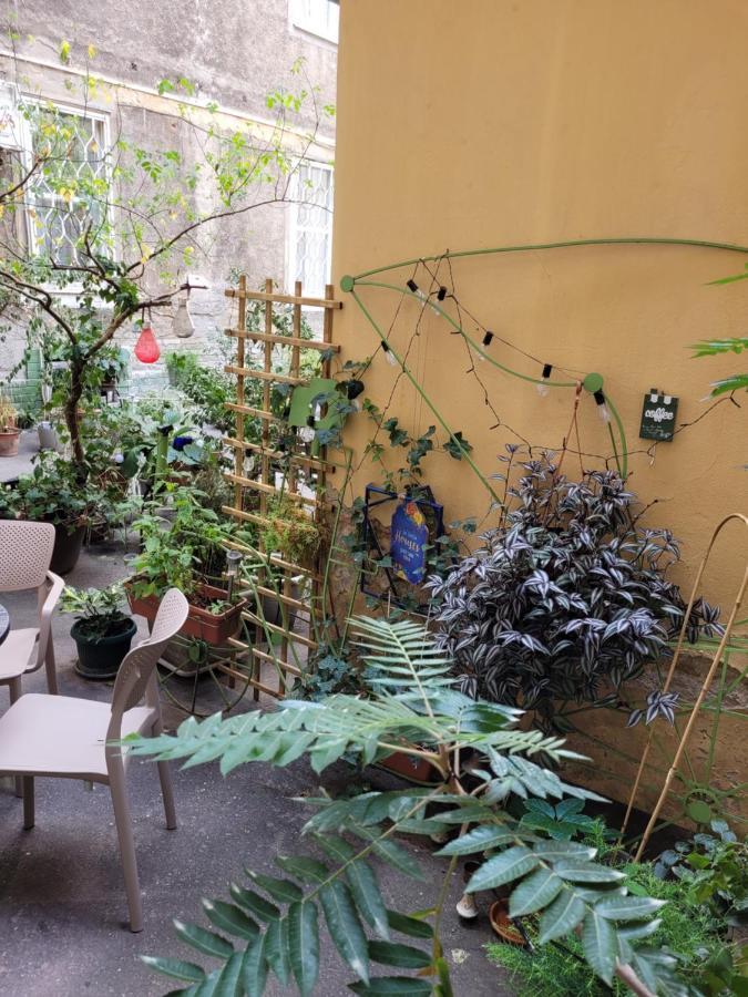 Secret Garden Apartment Zagreb Buitenkant foto
